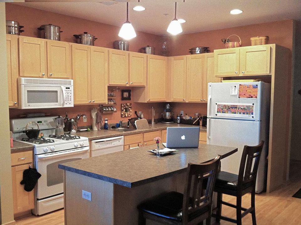 Bright Open Island Kitchen