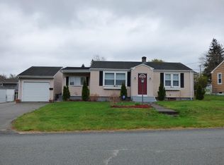 39 Cypress Ave, Tiverton, RI 02878