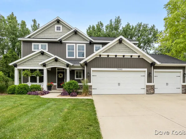7362 Forsythia Ave SE, Grand Rapids, MI 49508