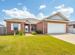 241 Williams Ct, Centerton, AR 72719