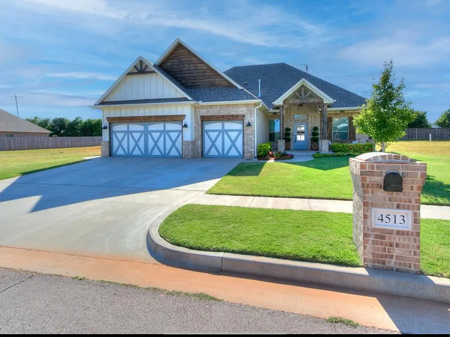 3 bed, 2.5 bath, 2257 sqft, $2,500 — Photo 1