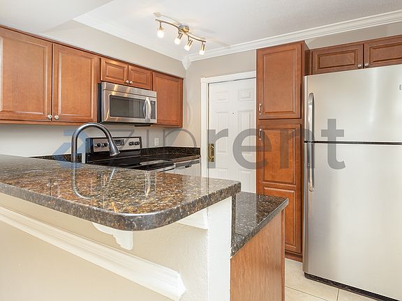 3rd image of 1123 Elmwood St APT D