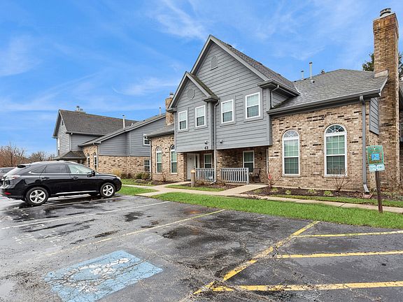 2nd image of 43 Foxcroft Rd APT 127