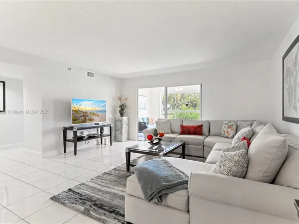 5876 Regal Glen Dr APT 101, Boynton Beach, FL 33437