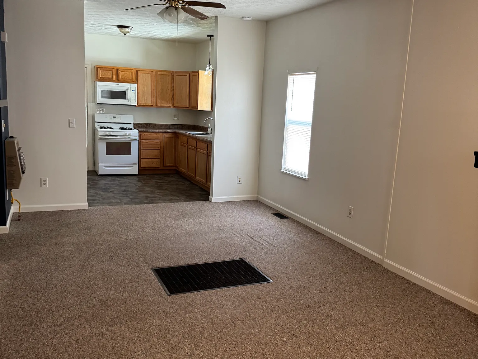 2 bed, 876 sqft, $1,000 — Photo 4