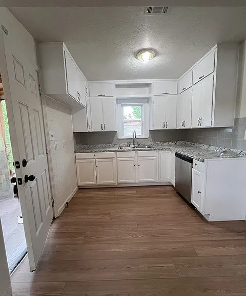 3045 Pioneer Ave — Photo 9