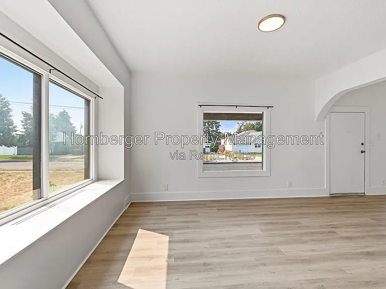 2719 E Columbia Ave — Photo 20