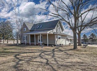380 House Rd, New London, WI 54961