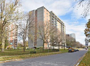 20 Gilder Dr #905, Toronto, ON M1K 5E1