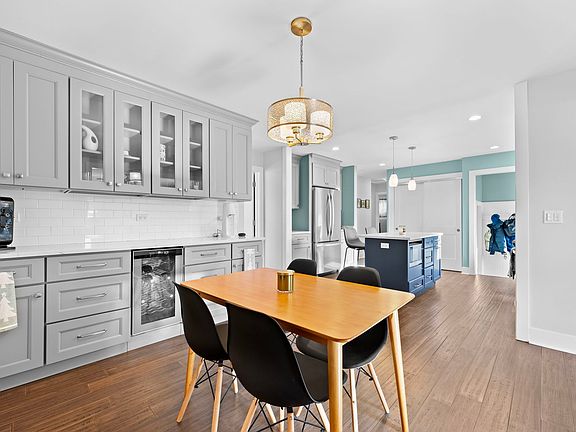 5th image of 1003 S Dunton Ave