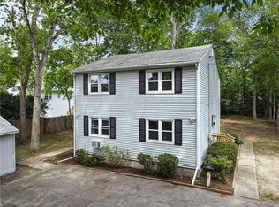 3 Lyndale Ave, Warwick, RI 02889