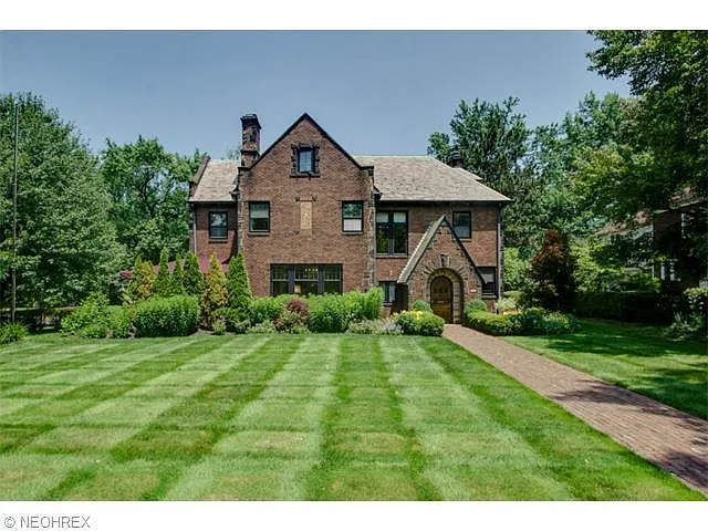 2699 Fairmount Blvd photo 1