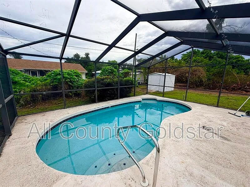 3 bed, 2.0 bath, 924 sqft, $1,895 — Photo 1