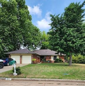 937 W Churchill Way, Mustang, OK, 73064