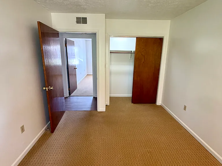 820 Locust St #3 — Photo 7