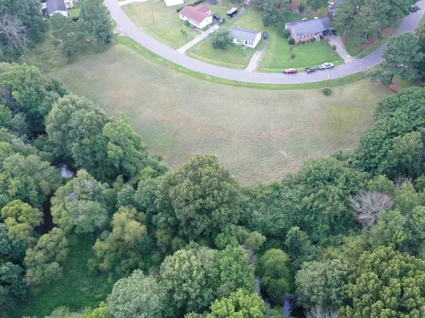 550 Indian Trl, Nashville, NC 27856