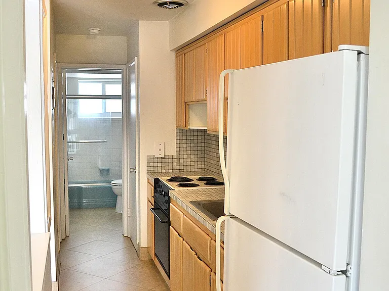 4209 NE 21st Ave #3 — Photo 9