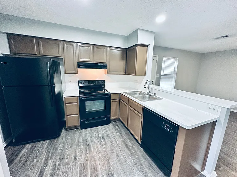 5507 Rose Hill Cir — Photo 7