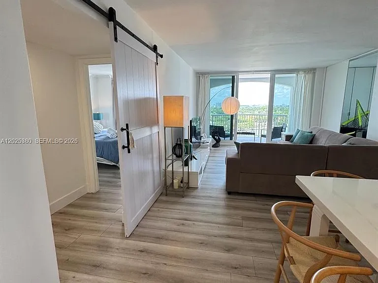 5401 Collins Ave #920 — Photo 17