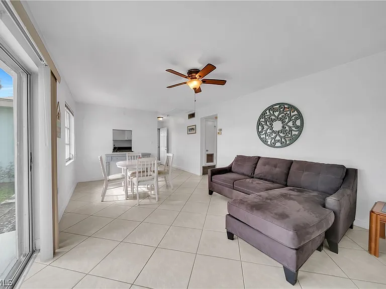730 Joel Blvd — Photo 3
