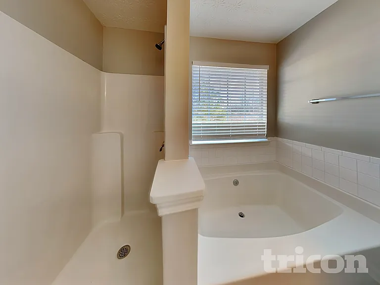 2408 Wood Bend Ln — Photo 15