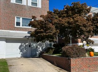 7033 Voigt Rd, Philadelphia, PA 19128