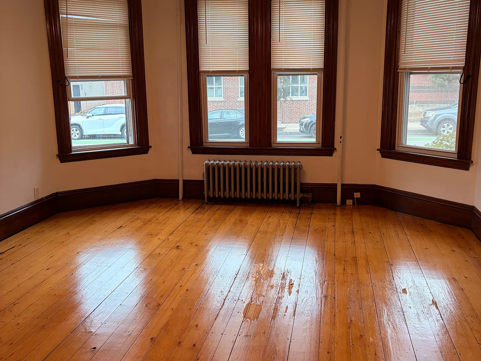 2 bed, 900 sqft, $2,850 — Photo 2