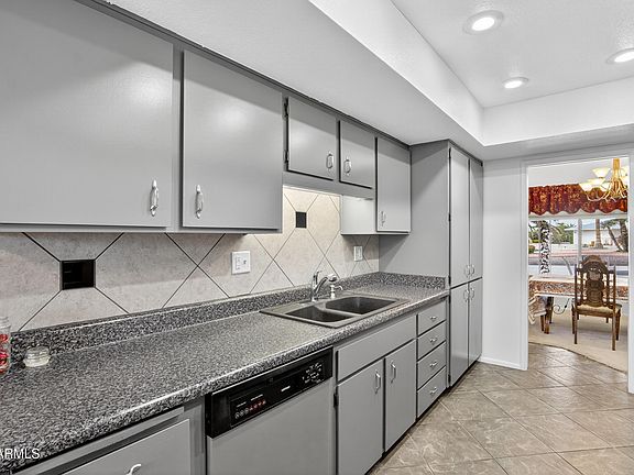 5th image of 9526 W OAKSTONE Drive