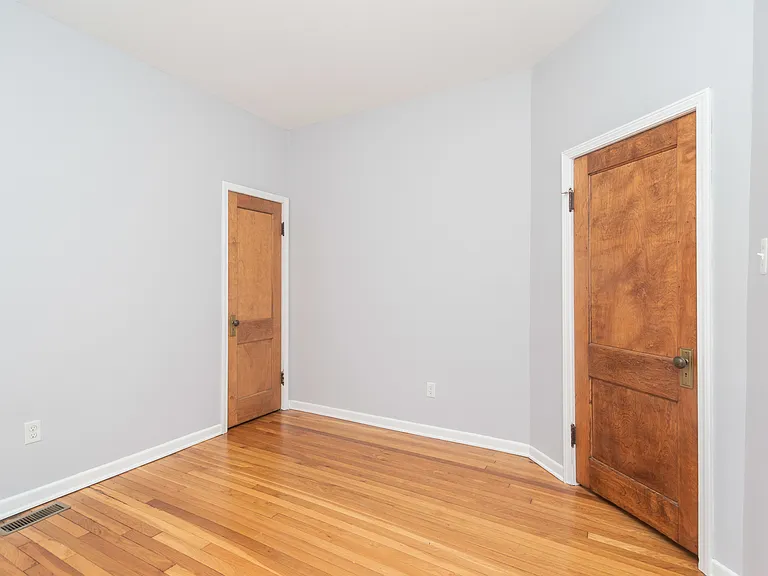 1110 W Dickens Ave #1 — Photo 8