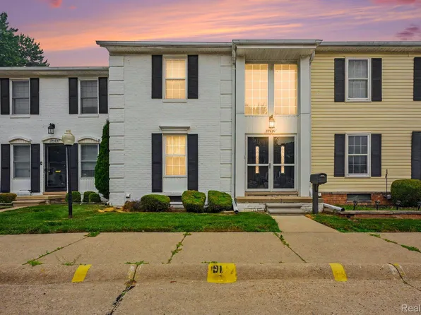 37491 Charter Oaks Blvd, Clinton Township, MI 48036