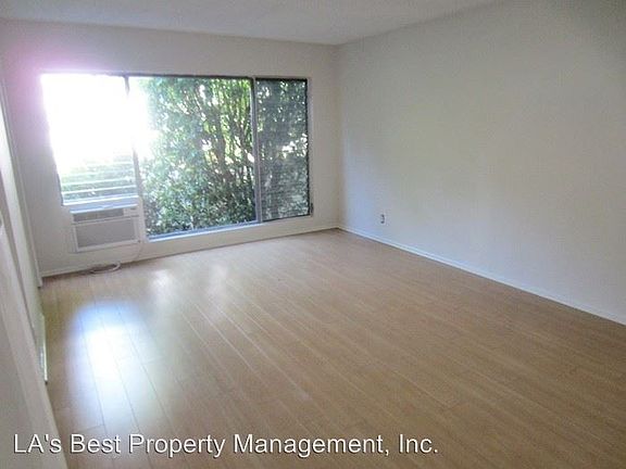 3rd image of 1301 Havenhurst Dr APT 108