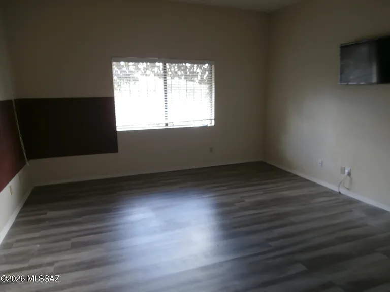 870 W Calle De Emilia — Photo 20