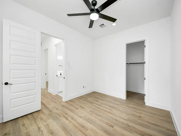 8313 Venus St — Photo 29