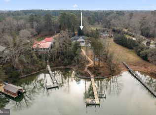 97 Currell Cove Ln, White Stone, VA 22578