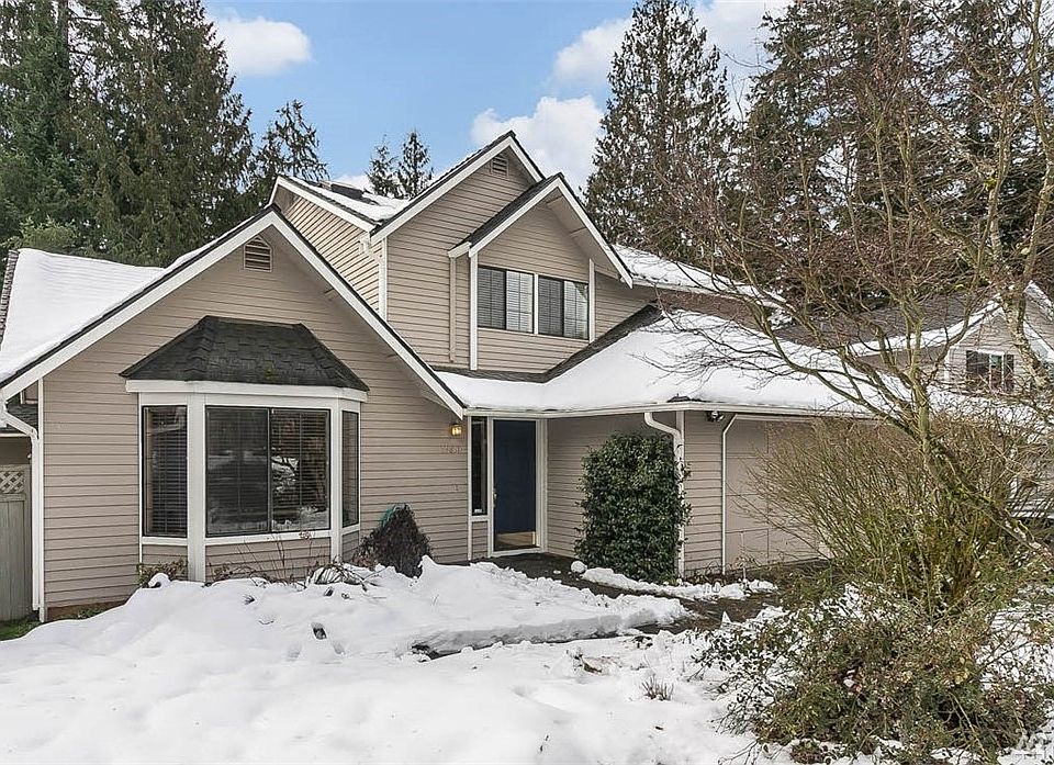 Welcome home to Forest Trails. This 4 bedroom 3 bath home sits nestled in a quiet cul-de-sac backing up to the Soos Creek permanent greenbelt area, with convenient access to the Soos Creek trail system for your enjoyment. Vaulted ceilings, skylights, hardwood and laminate flooring make this home feel bright and inviting. An open concept kitchen and family room are perfect for entertaining with views to the expansive backyard. The kitchen is a dream with Corian counters, a deep pantry, built-in banquette & stainless steel finishes. Take pleasure in the spacious master suite with ensuite bathroom and walk-in closet. The upstairs also offers three additional guest rooms and a full bathroom. Award winning Kent schools. Just blocks away from miles of King County trails along Soos Creek, this neighborhood is ideally located with easy access to freeways, airport, major retail, dining & business hubs.