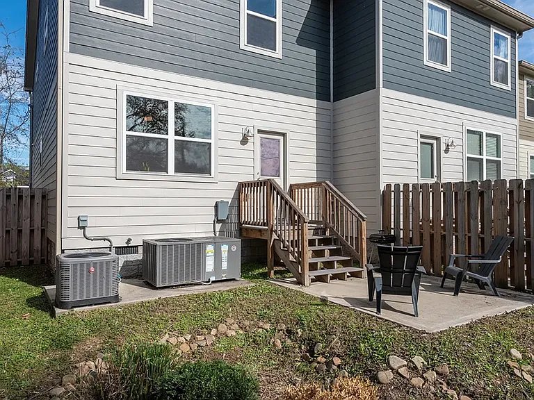 6223 California Ave — Photo 42