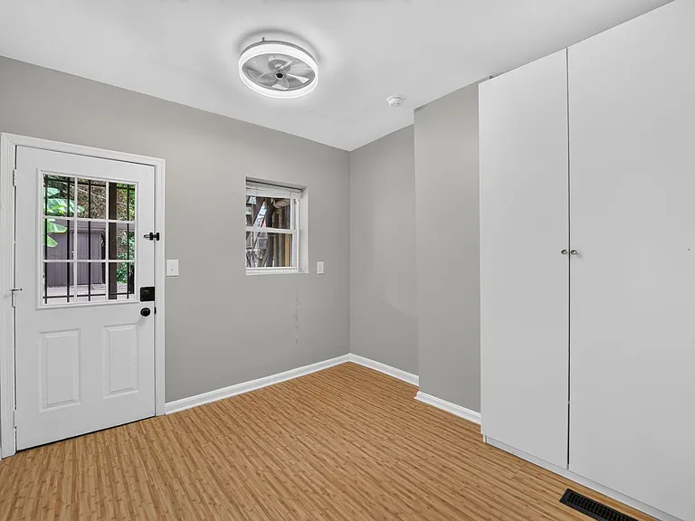 1004 Girard St NW — Photo 22