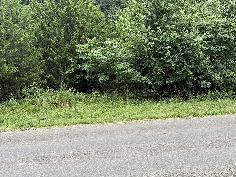 1st image of 105 Holiday Dr