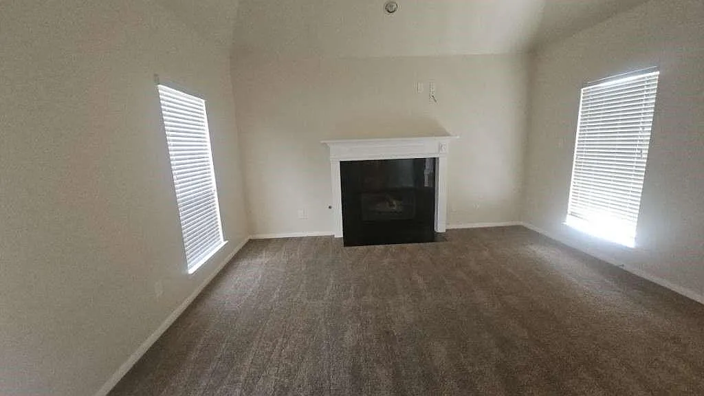 4 bed, 3.0 bath, 2906 sqft, $3,495 — Photo 4