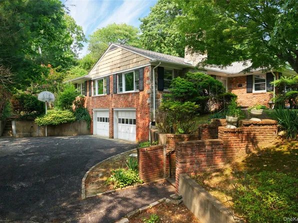 31 Orchard Farm Road, Port Washington, NY 11050