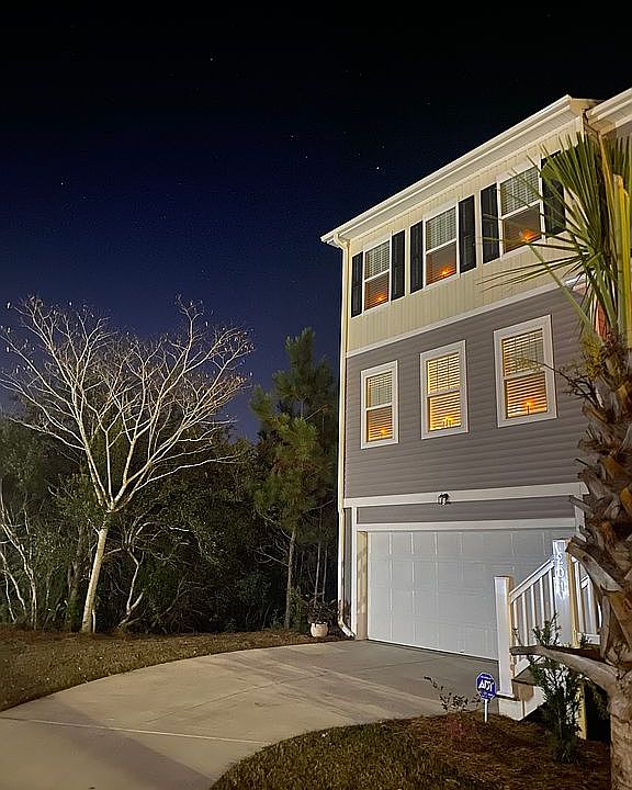1st image of 201 Winding River Dr