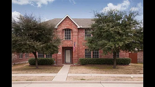 102 Hollow Tree Dr Photo 1