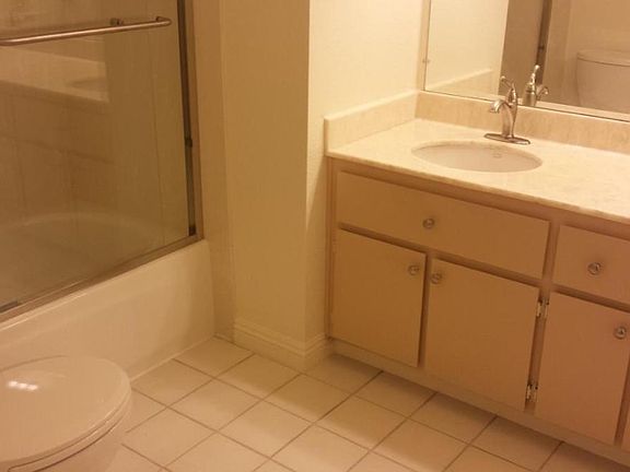 5th image of 2274 Warfield Way Unit C