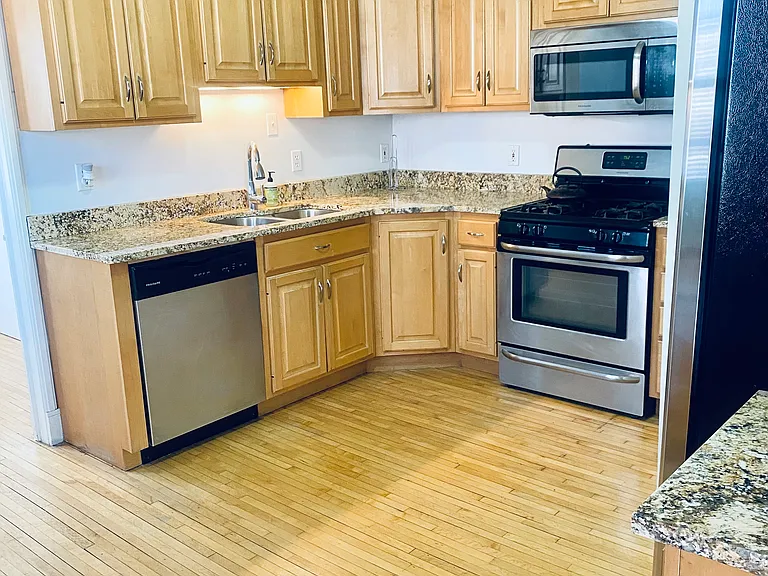 5001 Russell Ave S — Photo 11