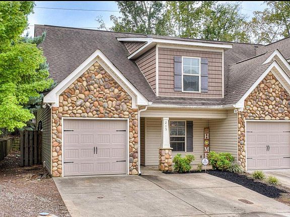 4th image of 215 Mossy Bank Dr #215