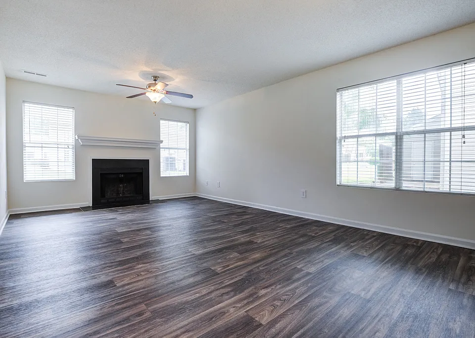 Ashmore Bridge Estates Apartment Homes