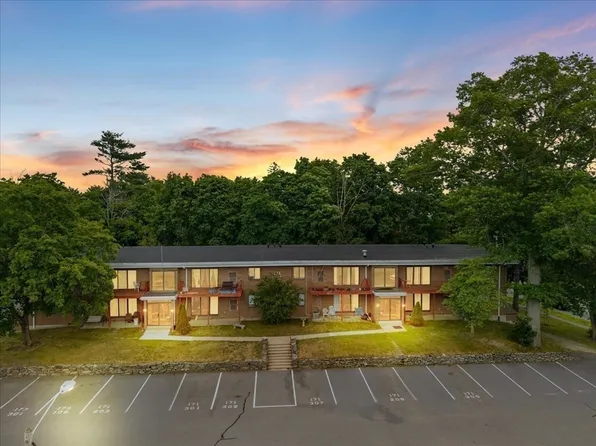 171 Highland St APT 103, Taunton, MA 02780