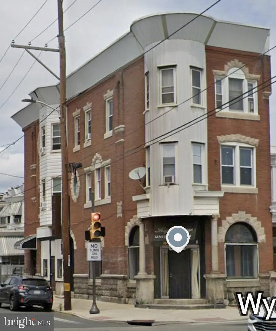 2 bed, 1.0 bath, 1600 sqft, $1,200 — Photo 2