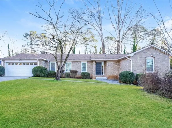 282 Somerset Ct, Lawrenceville, GA 30044