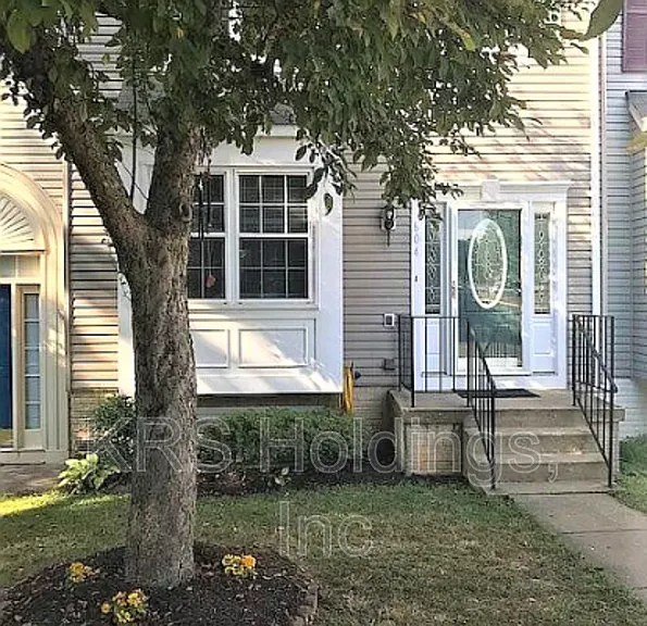 604 Backridge Ct — Photo 1